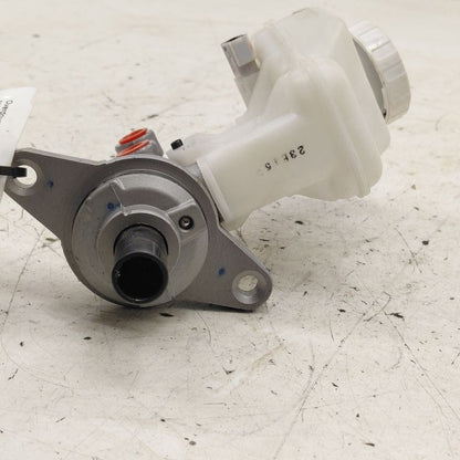 Brake Master Cylinder Fits 14-15 17-24 Mitsubishi Mirage