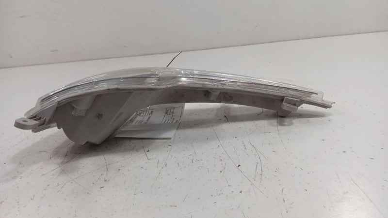 Driver Corner Park Light Lamp turn Signal Fits 11-15 VOLT OEM