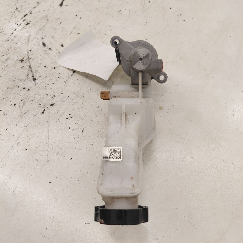 Brake Master Cylinder Fits 19-20 Hyundai Santa Fe