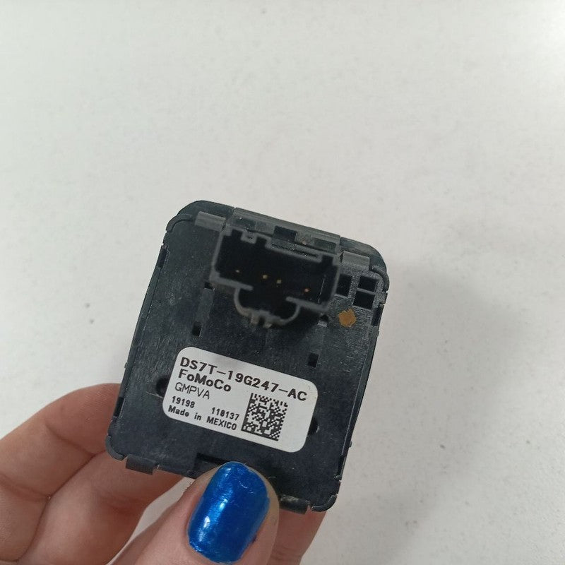 Ford Ecosport AC 11V 150W Plug In 2022 2021 2020 2019 2018 OEM