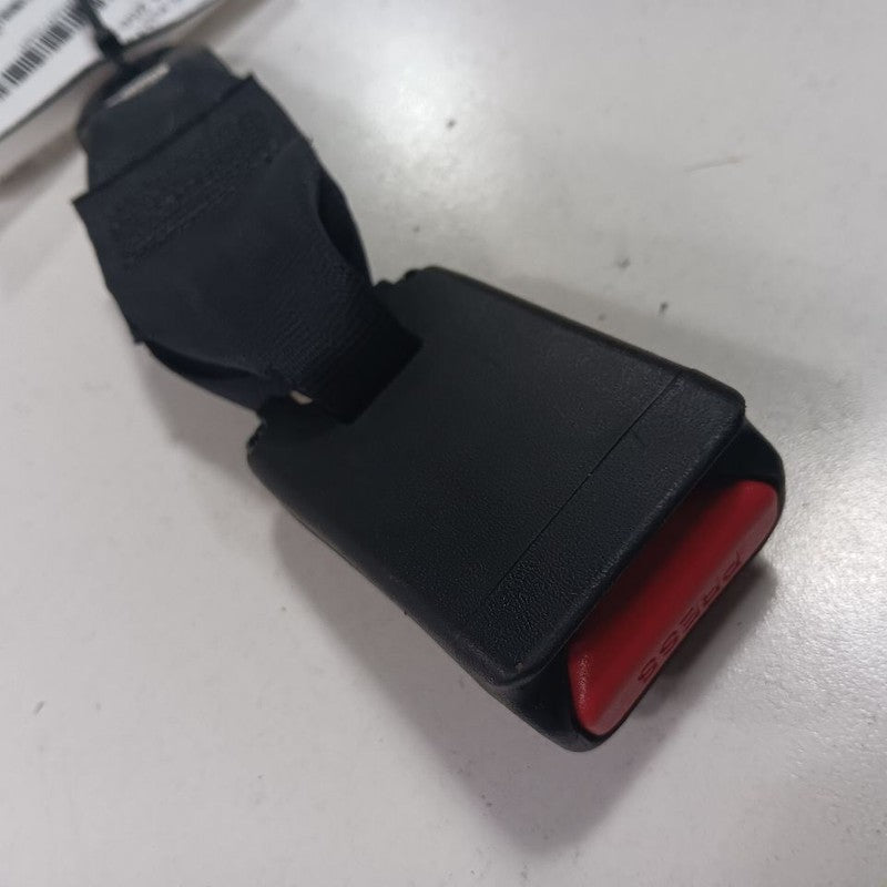 Kia Sorento Seat Belt Buckle Latch Right Passenger Rear Back  2018 2017 2016