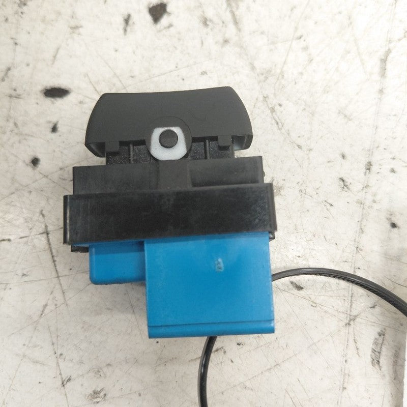 Chevy Trax Passenger Right Front Power Door Lock Switch {95299160} 202