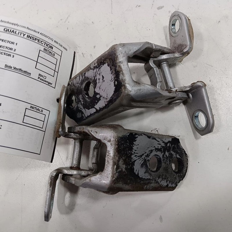 Nissan Versa Door Hinge Set Right Front Passenger  2023 2022 2021 2020
