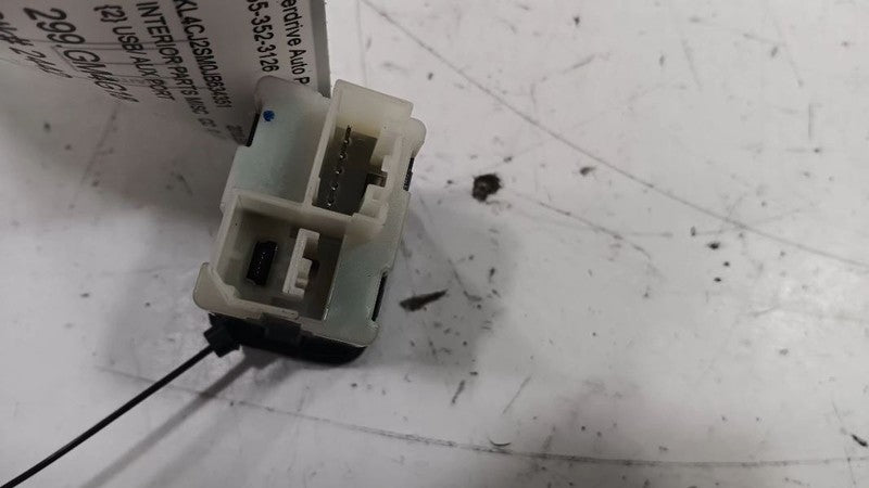 Buick Encore USB AUX Port 2016 2017 2018 2019