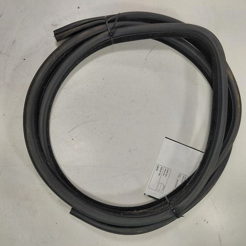 Chrysler 300 On Body Door Jamb Seal Gasket Front Left Driver  2017 201