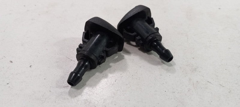 Kia Soul Windshield Wiper Washer Fluid Hood Sprayer Nozzles 2010 2011 