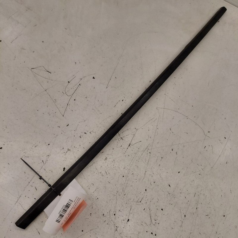 2018 Fiat 500 X Model Door Glass Window Weather Strip Trim Front Right
