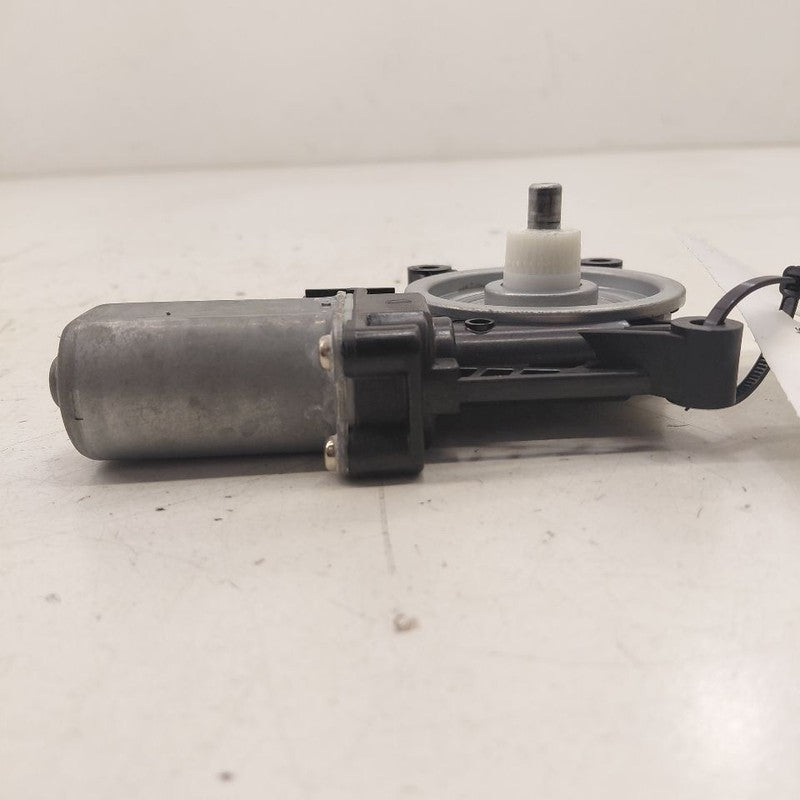 Left Power Rear Window Motor Fits 16-19 Chevy Volt