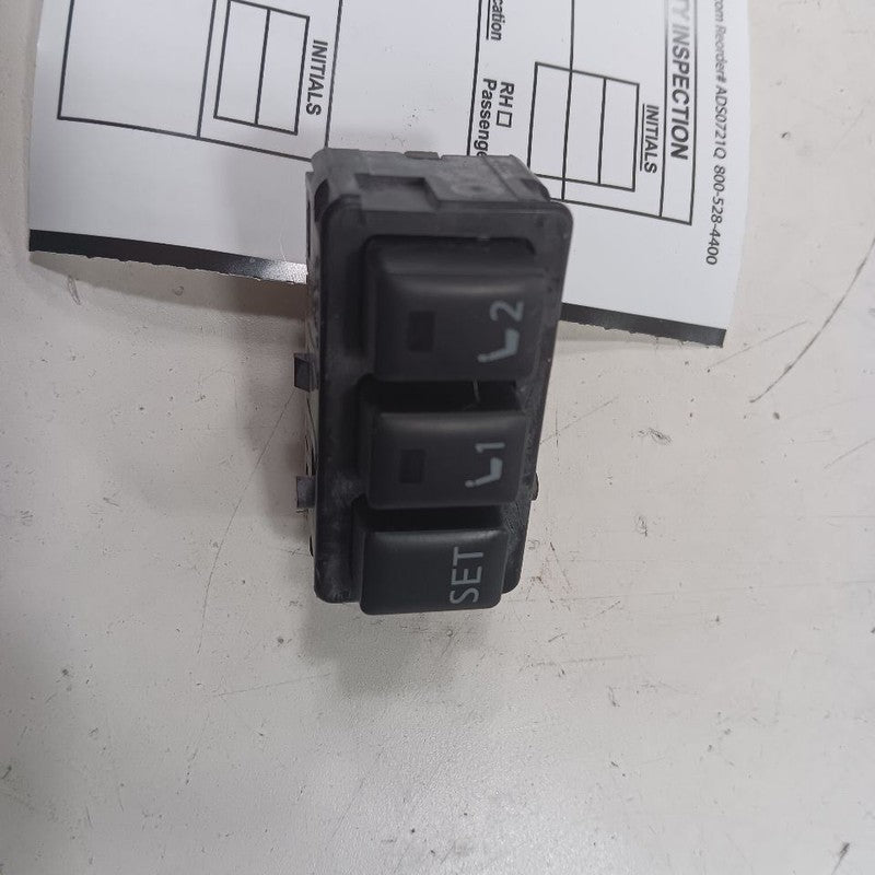 Driver's Front Door Seat Memory Switch Fits 14-23 INFINITI QX80 OEM