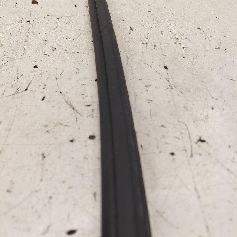 Kia Sorento Left Front Weather Strip Interior  2018 2017 2016