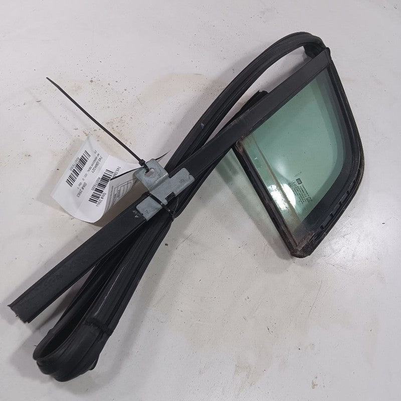 Buick Encore Door Glass Window Seal Rubber Right Passenger Front  2022
