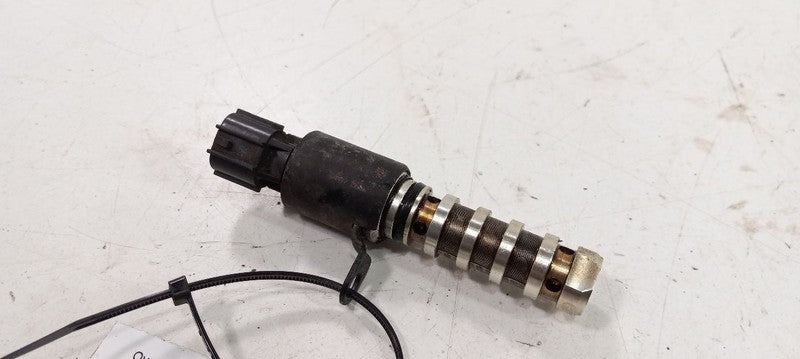 Veloster Variable Timing Gear Oil Control Valve Solenoid Cylinder Head