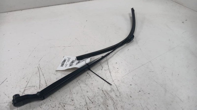 Buick Encore Windshield Wiper Arm Left Driver  2016 2017 2018 2019 OEM