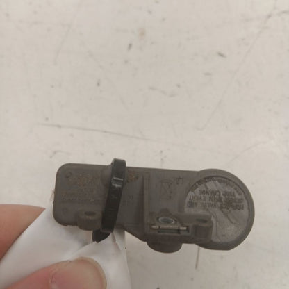 Cadillac XTS TPMS Tire Pressure Monitor System Sensor      2016 2017 2