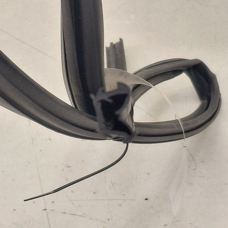 Subaru XV Crosstrek Door Glass Window Seal Rubber Right Passenger Fron