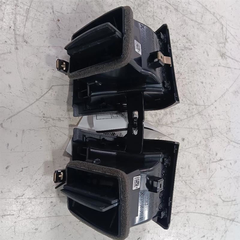 Mini Cooper Dash Air Vent Center Middle  2016 2017 2018 2019 2020 OEM