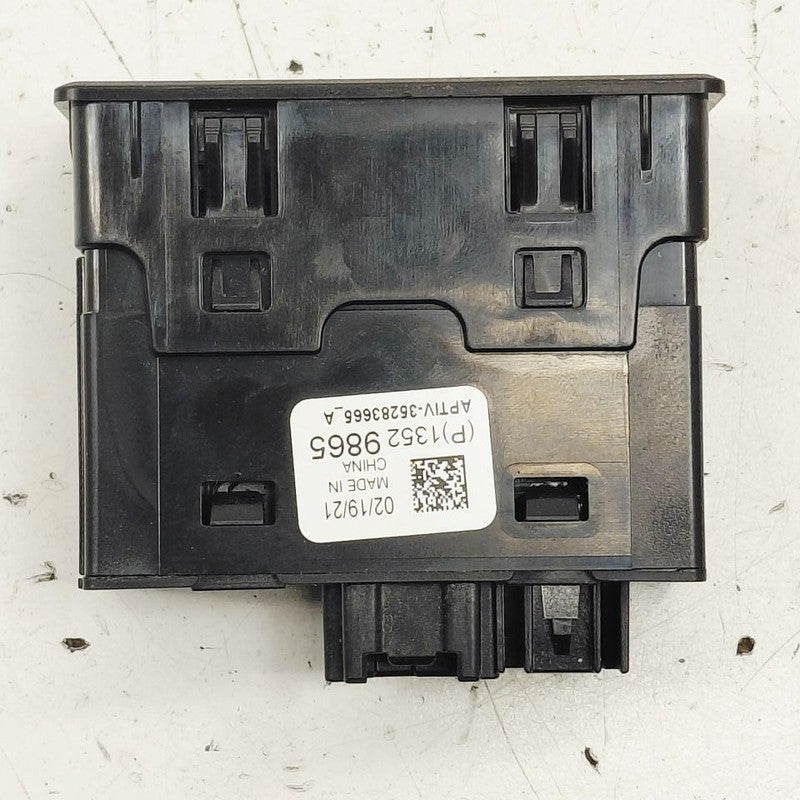 Buick Encore GX USB Plug In Hub Port  2020 2021 2022 2023
