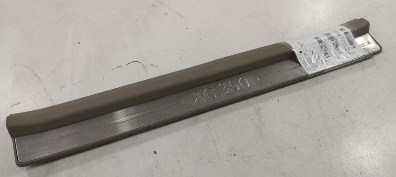 Hyundai XG350 Sill Trim Plate Door Jam Threshold Right Passenger Front