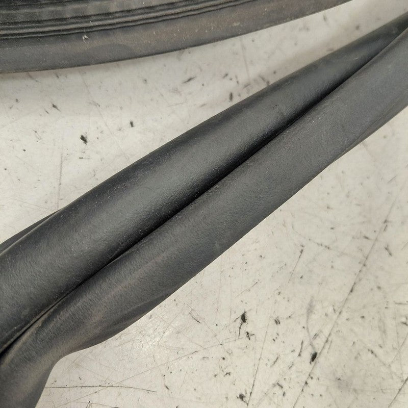 Fiat 500 X Model   Trunk Lid Hatch Door Rear Back Rubber Seal  2016 20