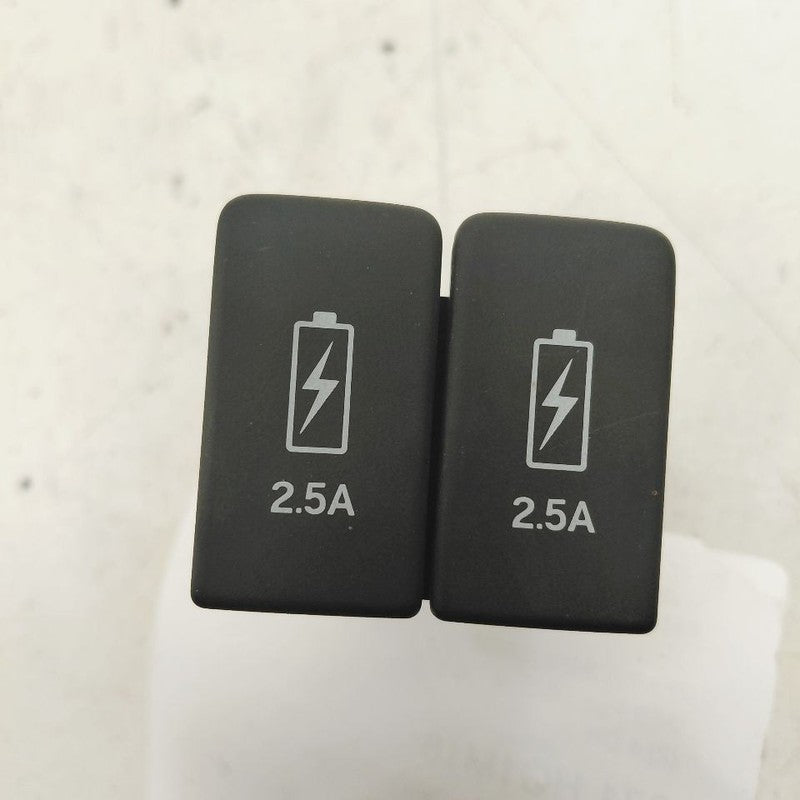 Honda CR-V USB Plug In Hub Port  2017 2018 2019