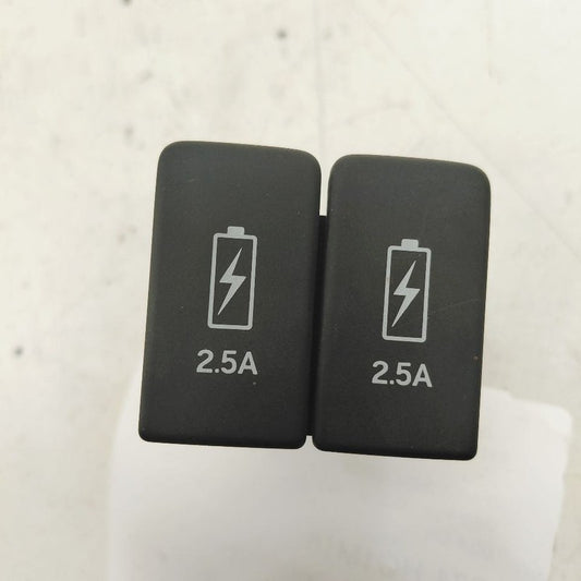 Honda CR-V USB Plug In Hub Port  2017 2018 2019
