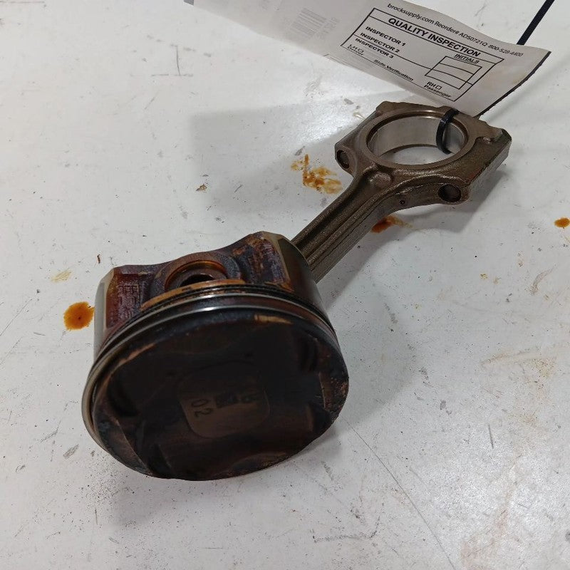 Nissan Versa 1.6 Single Piston With Connecting Rod   2023 2022 2021 20