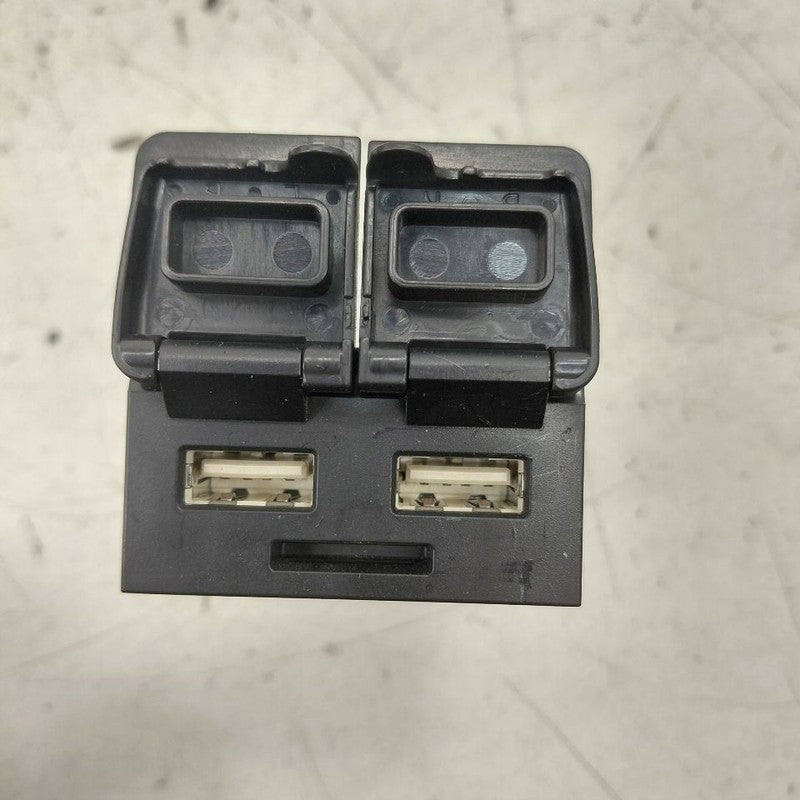 Toyota Prius USB Plug In Hub Port  2022 2021 2020