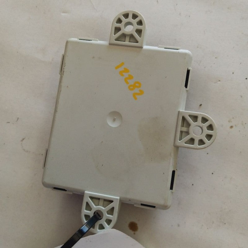 Passenger Right Front Door Control Module VIN L 1st Digit LWB 16-18 Vo