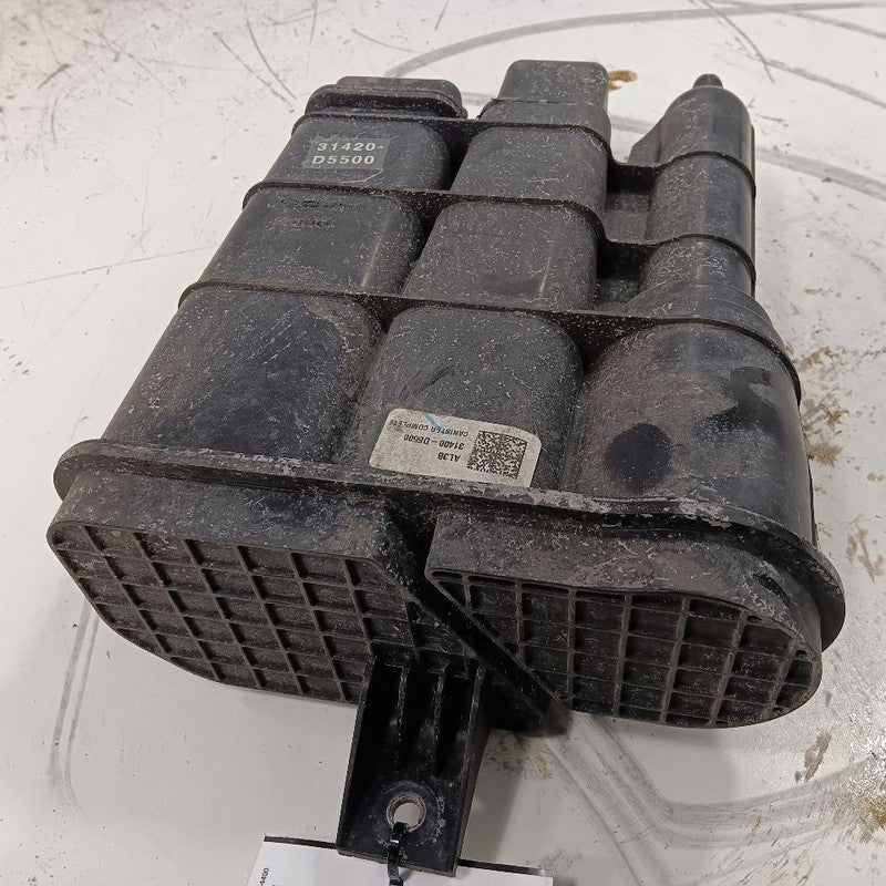 Kia Optima Fuel Vapor Canister Charcoal Evaporator Can  2020 2019 2018 2017