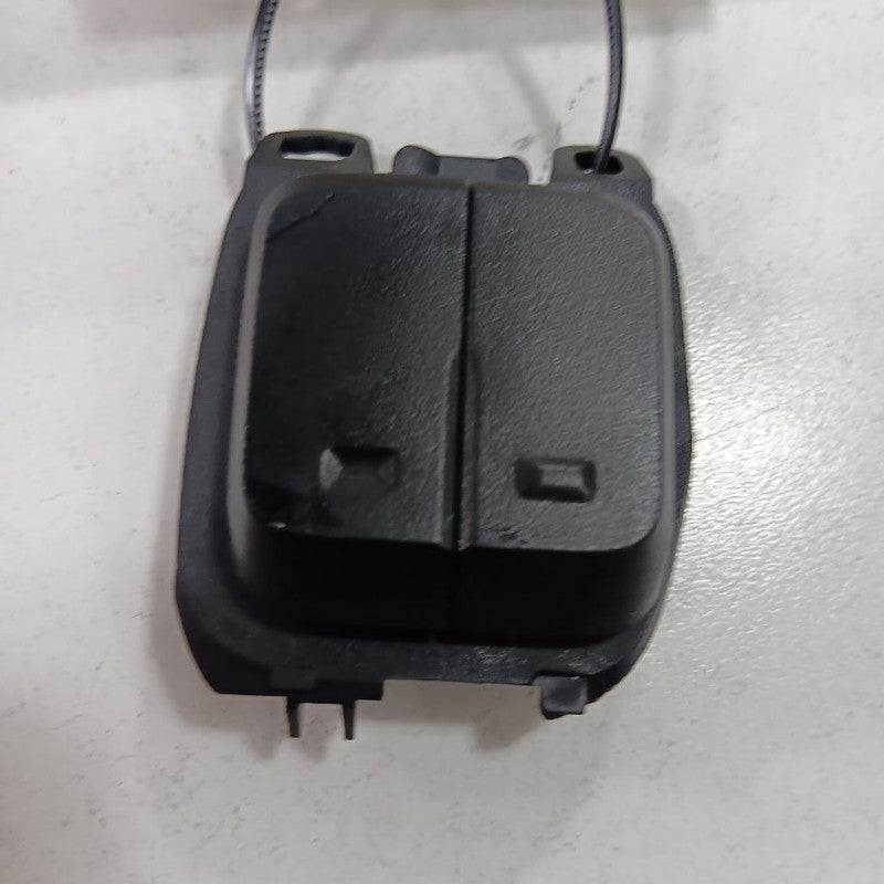 Chevy Trailblazer Left Side Steering Wheel Radio Control {13531986} 20