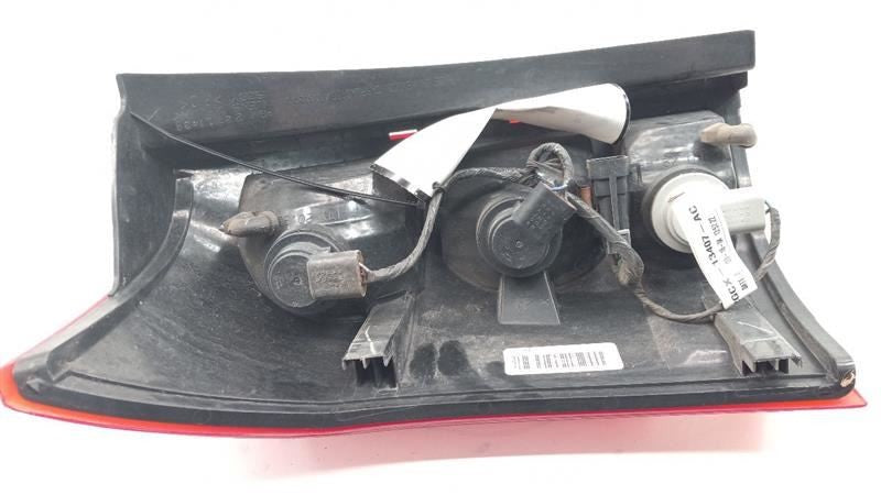 22692371 Passenger Right Tail Light Lamp Fits 04-07 VUE
