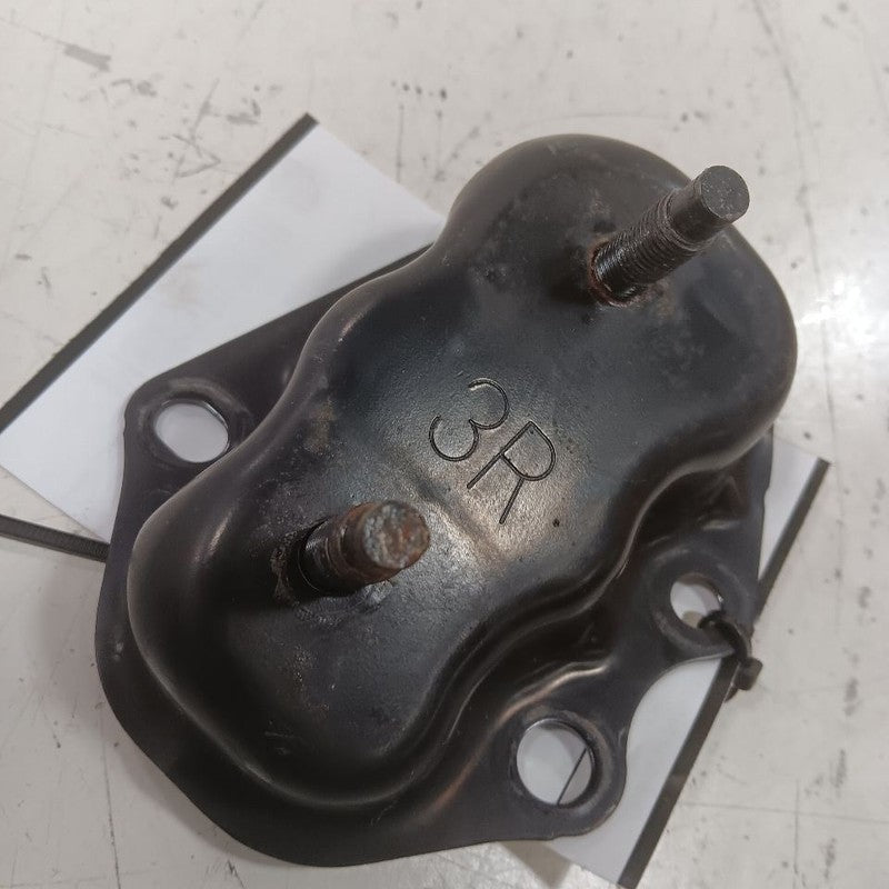 Toyota Corolla Bumper Mount Bracket Right Passenger Side Rear  2019 20