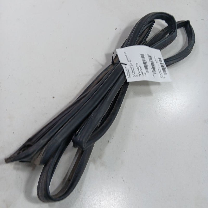 Grand Cherokee On Door Seal Rubber Right Passenger Rear Back 2017 2018