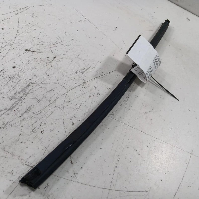 Hyundai Accent Left Rear Weather Strip Interior 2014 2015 2016 2016 20