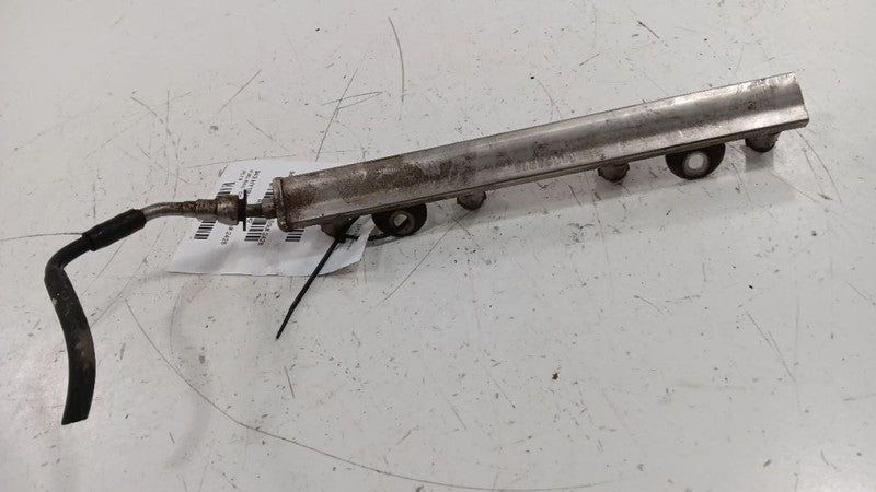 Hyundai Elantra Fuel Rail Injection Injector Mount Bar  2011 2012 2013