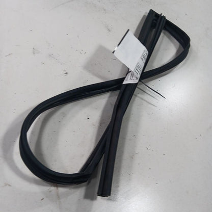 Nissan Altima Door Glass Window Seal Rubber Right Passenger Front 2023