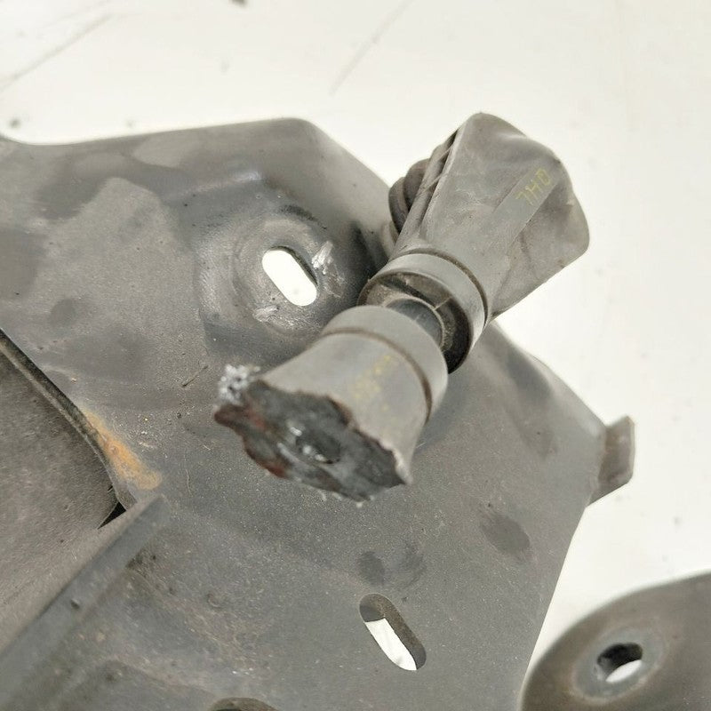 Passenger Right Rear Knuckle Trailing Hub FWD Fits 20-25 Ford Escape