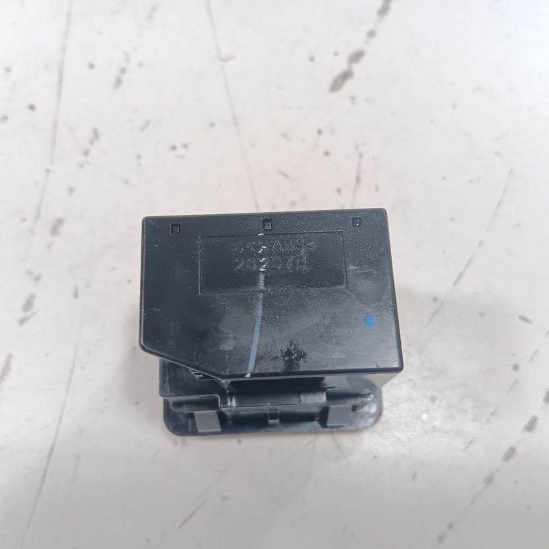 Jeep Compass  Inverter Power Outlet {56046934AA} 2021 2020 2019 2018 2