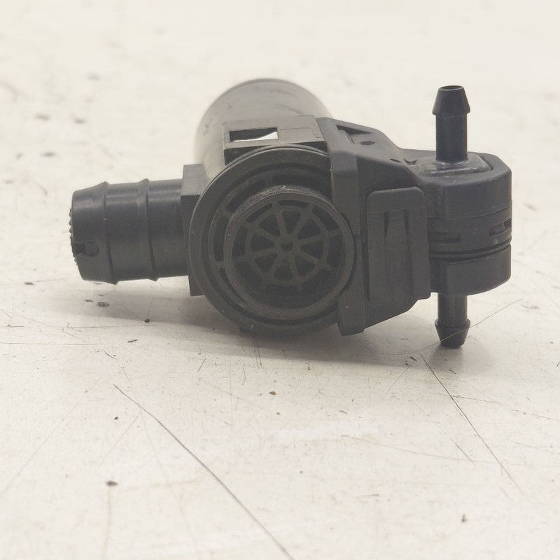 Toyota Prius Windshield Washer Wash Fluid Reservoir Motor Pump Electri