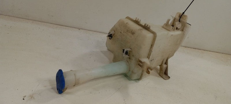 986202L000 Windshield Wash Reservoir Station Wgn Without Level Warning Fits 09-12 ELANTRA