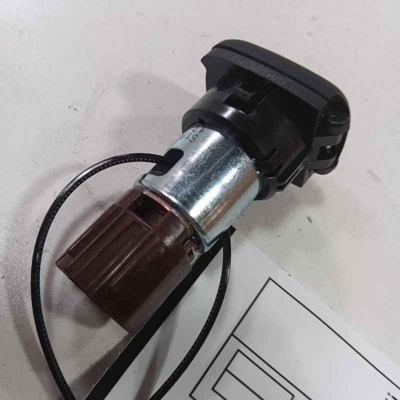 Chevy Trailblazer 12V Power Port Socket  2021 2022 2023 OEM