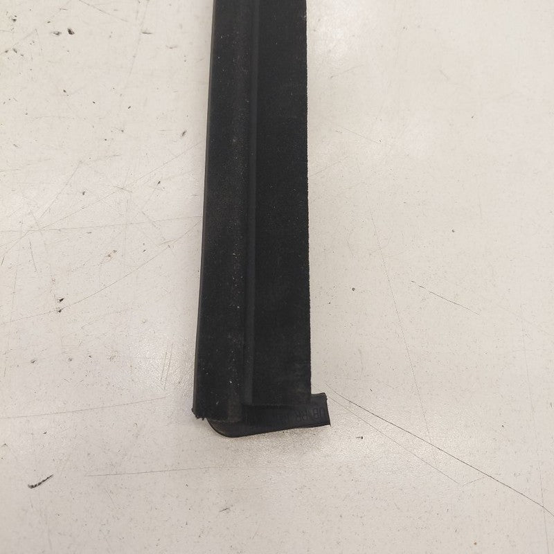 Buick Encore GX Right Rear Weather Strip Interior  2022 2023 2024 2025