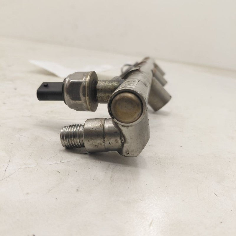 Cadillac CT6 Driver Front Fuel Rail Injection Injector Mount Bar  2018