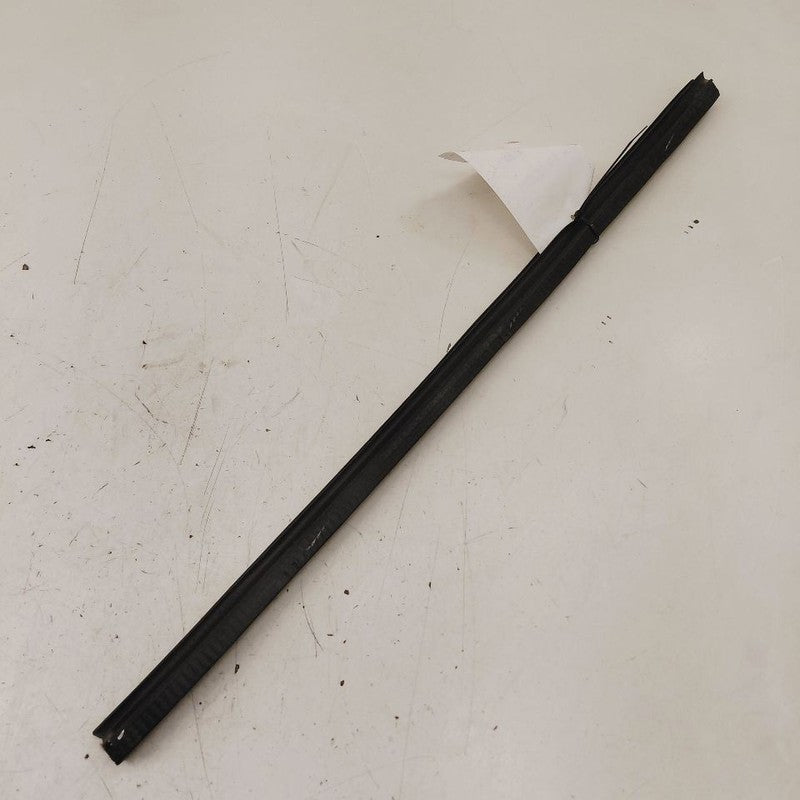 Chrysler 300 Right Rear Weather Strip Interior  2017 2018 2019
