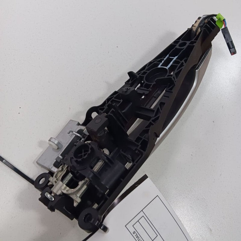 Left Rear Door Handle Exterior Front Painted With Chrome Insert 13-20 Chevy Trax