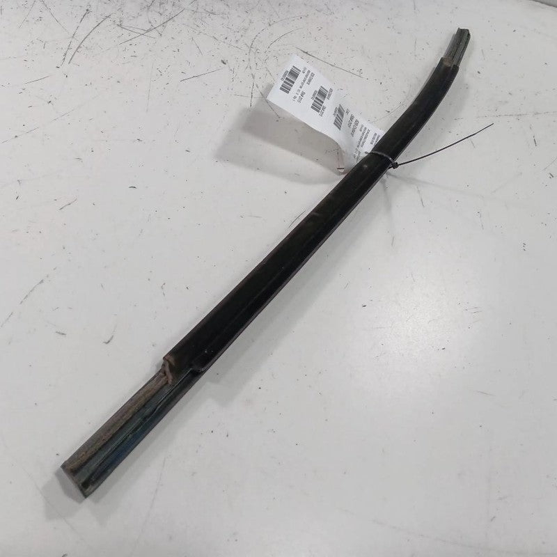 Jeep Compass Door Glass Window Weather Strip Trim Rear Right Passenger