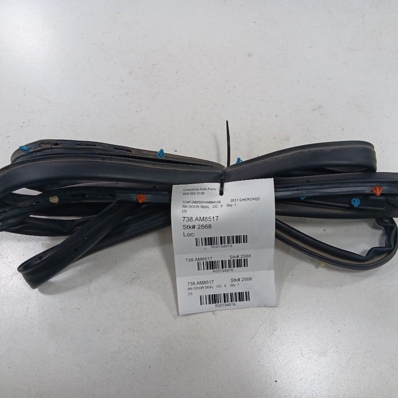 Jeep Cherokee On Door Seal Rubber Right Passenger Rear Back  2015 2016 2017