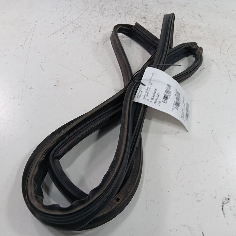 Subaru Outback Legacy On Door Seal Rubber Left Driver Front  2018 2017