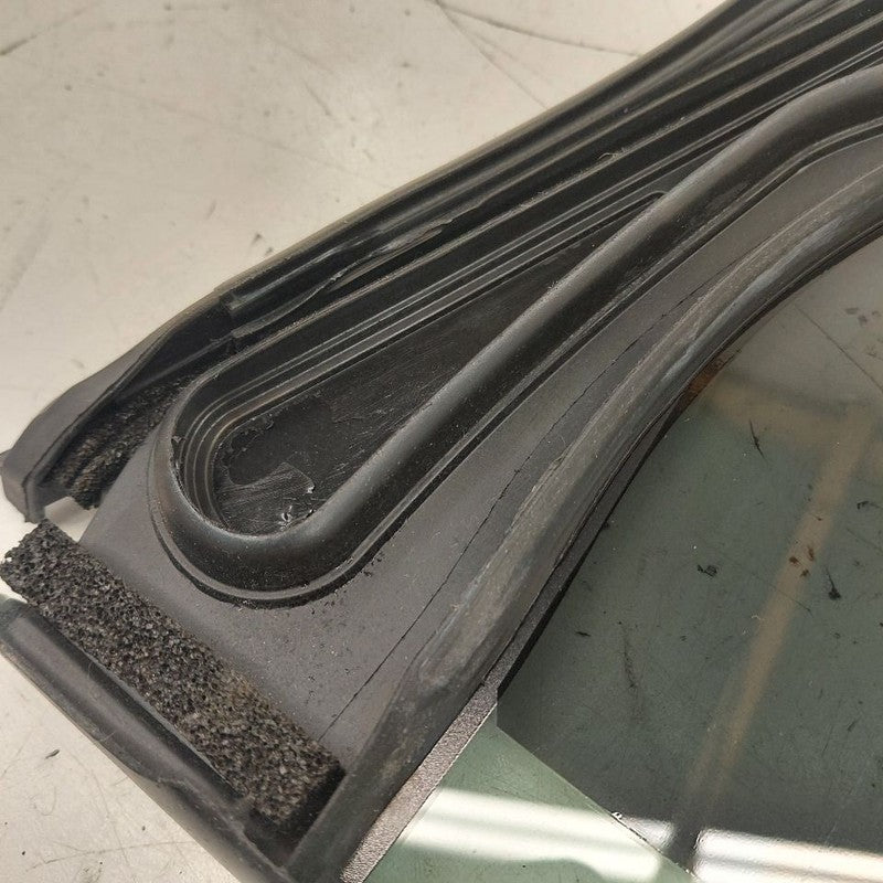 Left Rear Door Vent Glass Window Fits 16-19 Chevy Volt