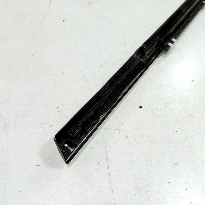 Hyundai Sonata Door Glass Window Weather Strip Trim Front Right Passen